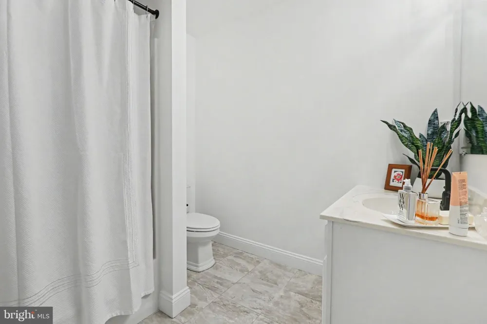4322 ASHDON DRIVE Harrisburg, PA 17112