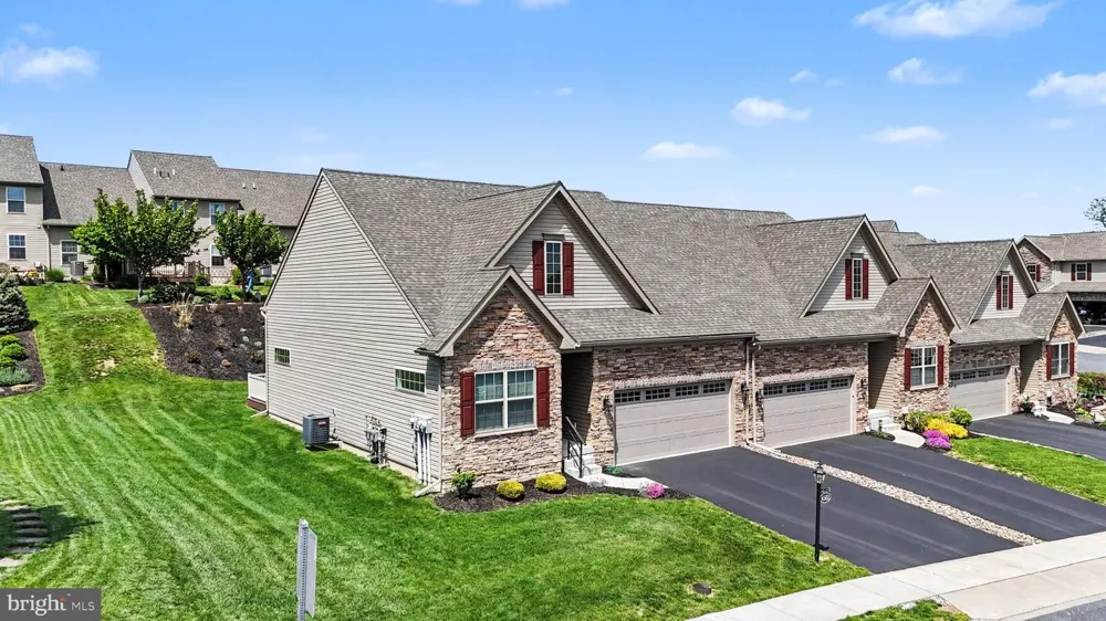 4322 ASHDON DRIVE Harrisburg, PA 17112