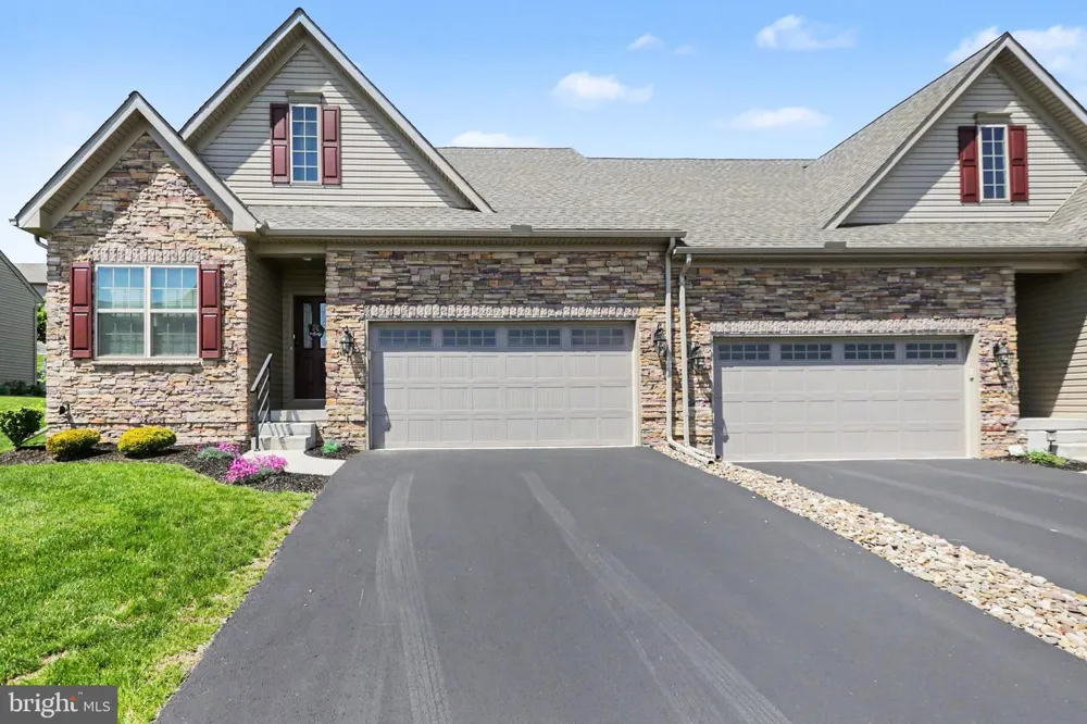4322 ASHDON DRIVE Harrisburg, PA 17112