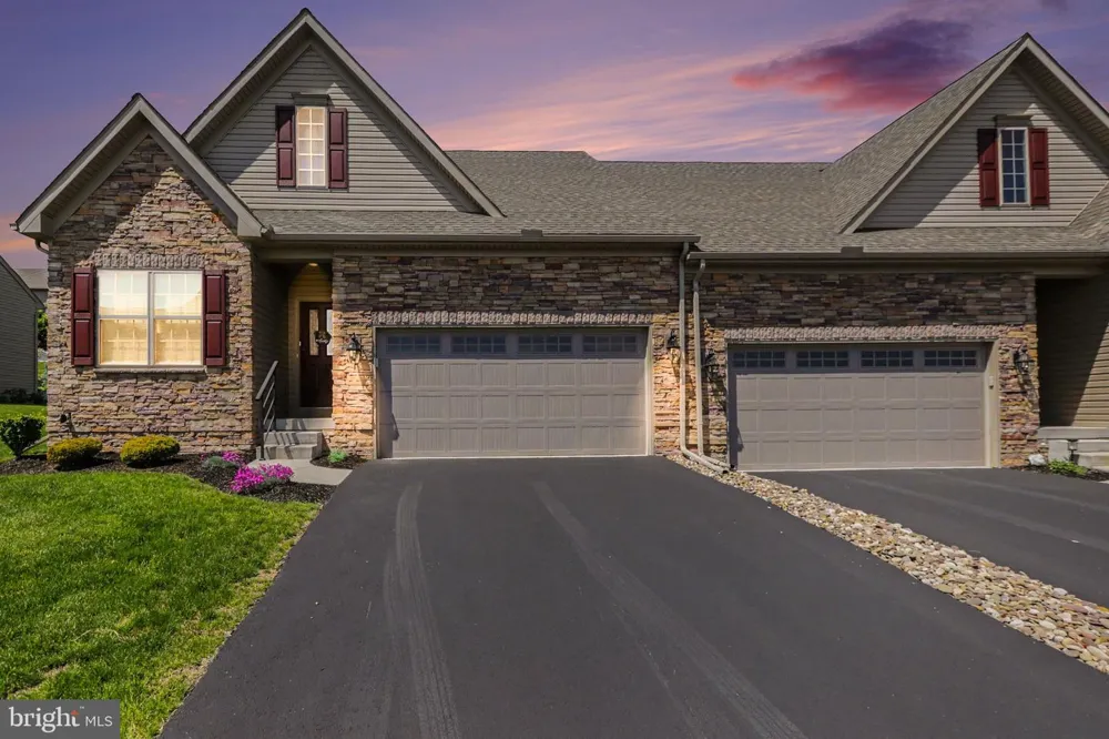 4322 ASHDON DRIVE Harrisburg, PA 17112