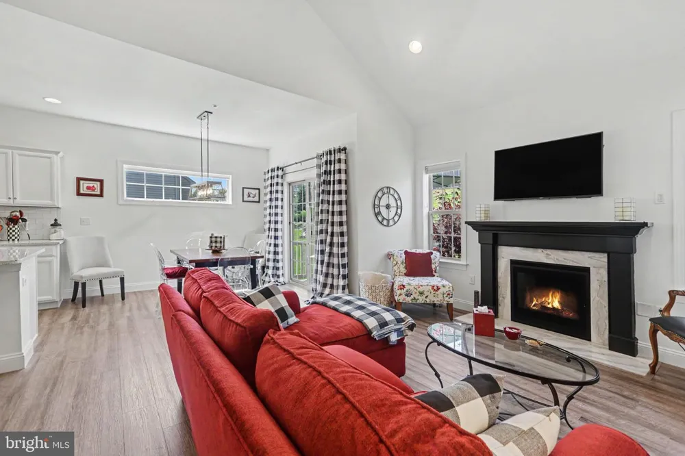 4322 ASHDON DRIVE Harrisburg, PA 17112