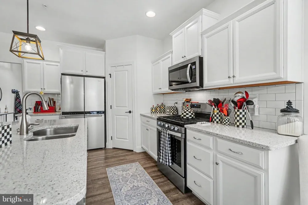 4322 ASHDON DRIVE Harrisburg, PA 17112