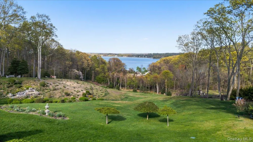 233 Cleft Road Mill Neck, NY 11765