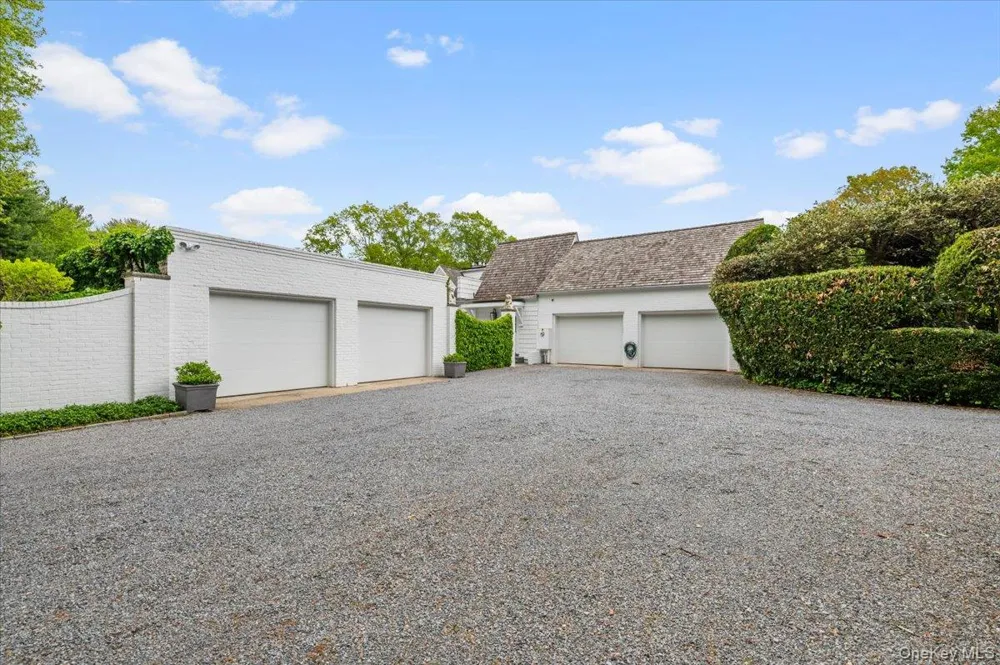 233 Cleft Road Mill Neck, NY 11765