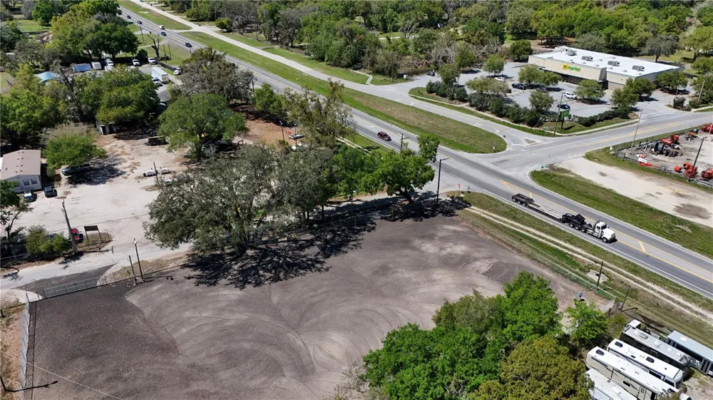 11703 US 301 HIGHWAY Thonotosassa, FL 33592