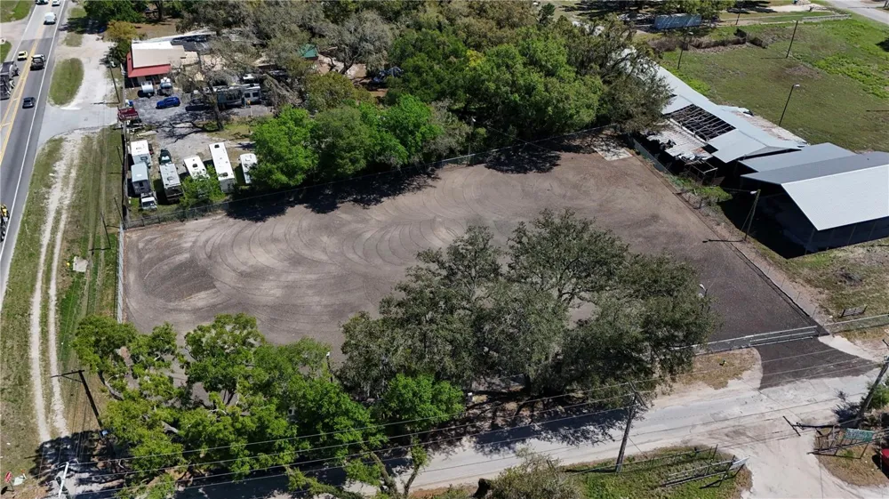 11703 US 301 HIGHWAY Thonotosassa, FL 33592