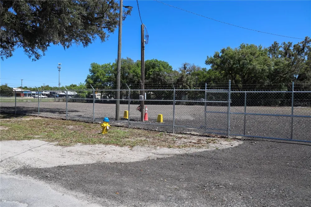 11703 US 301 HIGHWAY Thonotosassa, FL 33592