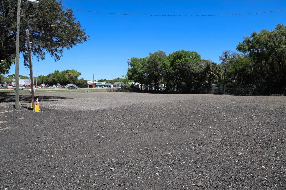 11703 US 301 HIGHWAY Thonotosassa, FL 33592