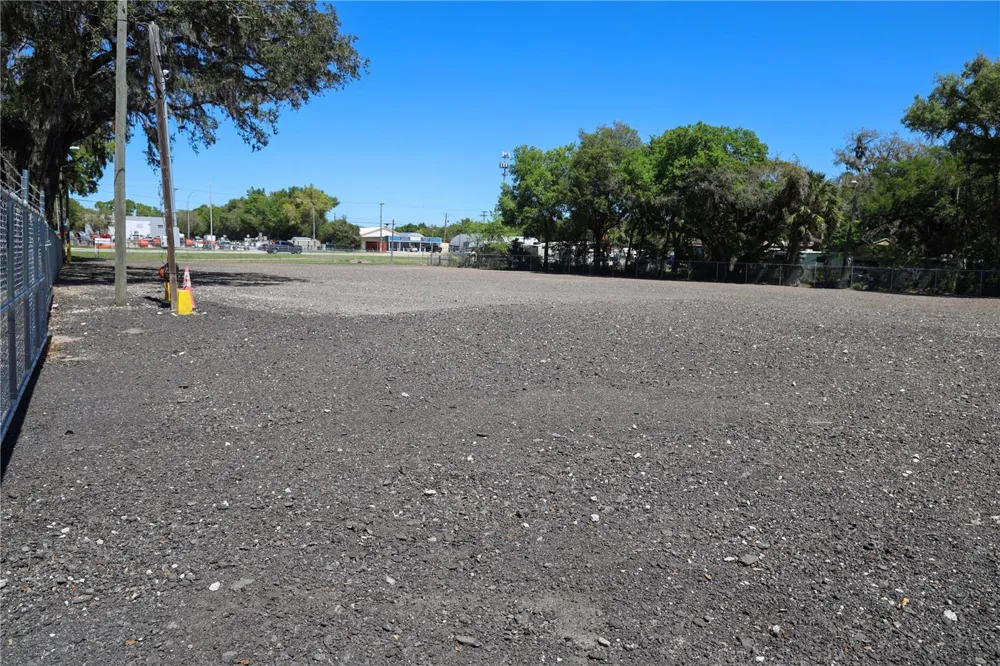 11703 US 301 HIGHWAY Thonotosassa, FL 33592