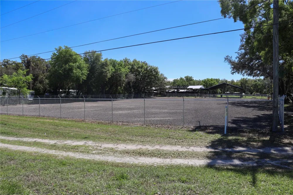 11703 US 301 HIGHWAY Thonotosassa, FL 33592