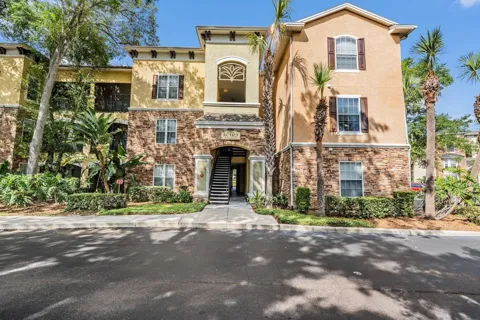 10103 COURTNEY OAKS CIRCLE #103
