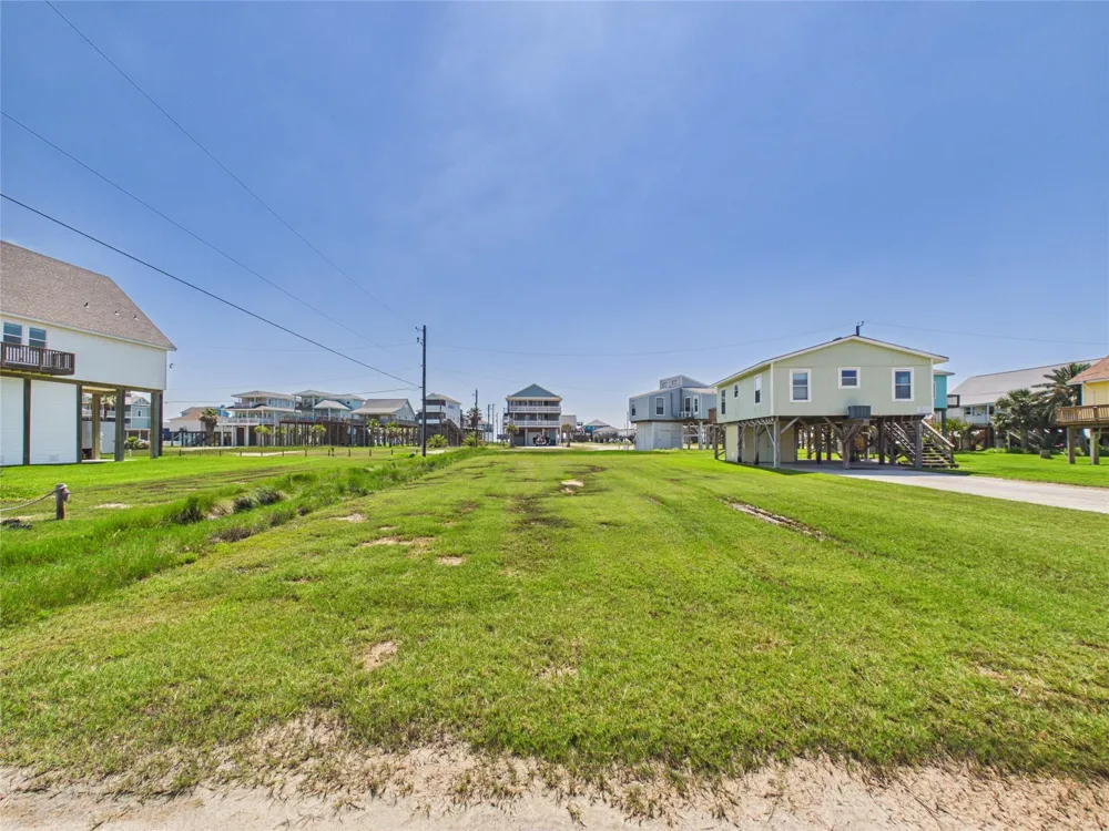 12886 Jean Lafitte Drive Freeport, TX 77541
