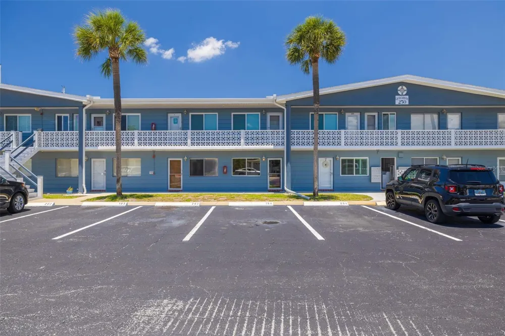250 126TH AVENUE #104 Treasure Island, FL 33706