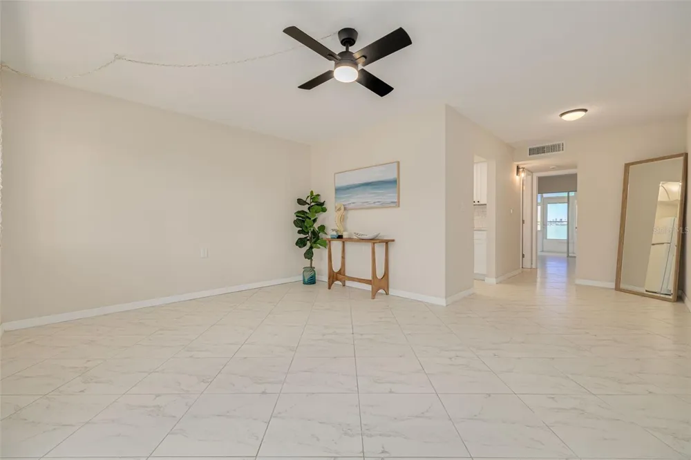 250 126TH AVENUE #104 Treasure Island, FL 33706