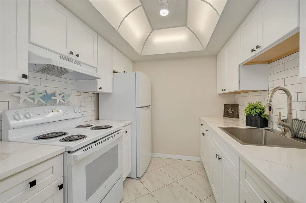 250 126TH AVENUE #104 Treasure Island, FL 33706