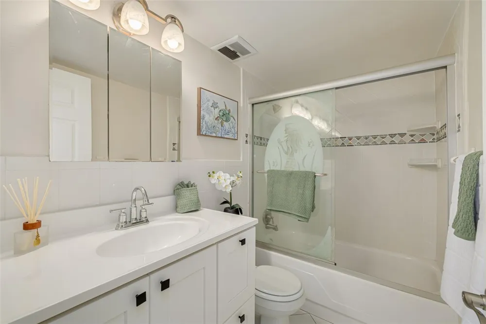 250 126TH AVENUE #104 Treasure Island, FL 33706