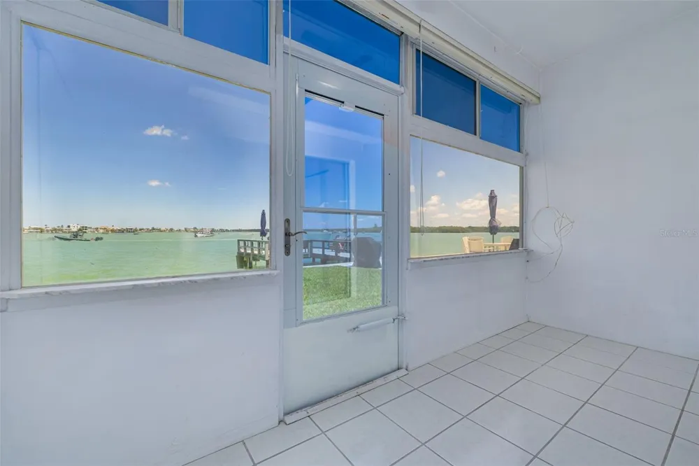 250 126TH AVENUE #104 Treasure Island, FL 33706