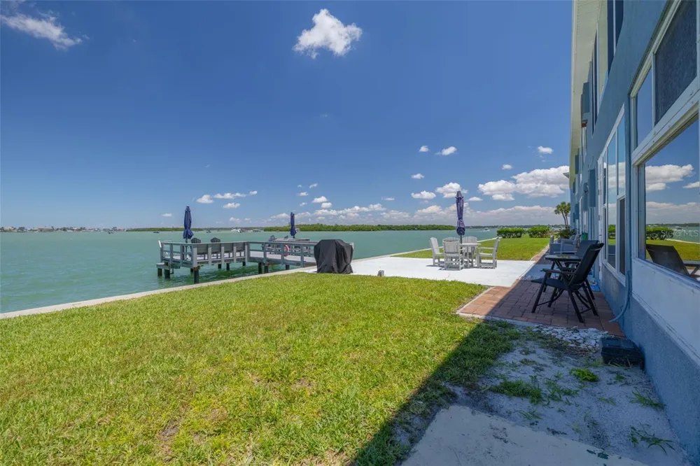 250 126TH AVENUE #104 Treasure Island, FL 33706