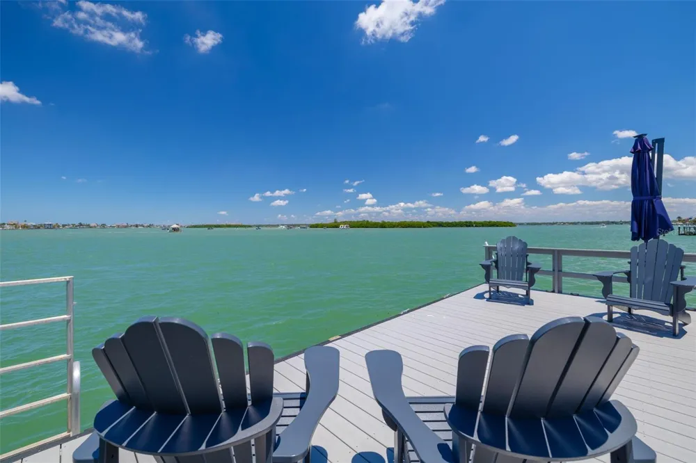 250 126TH AVENUE #104 Treasure Island, FL 33706