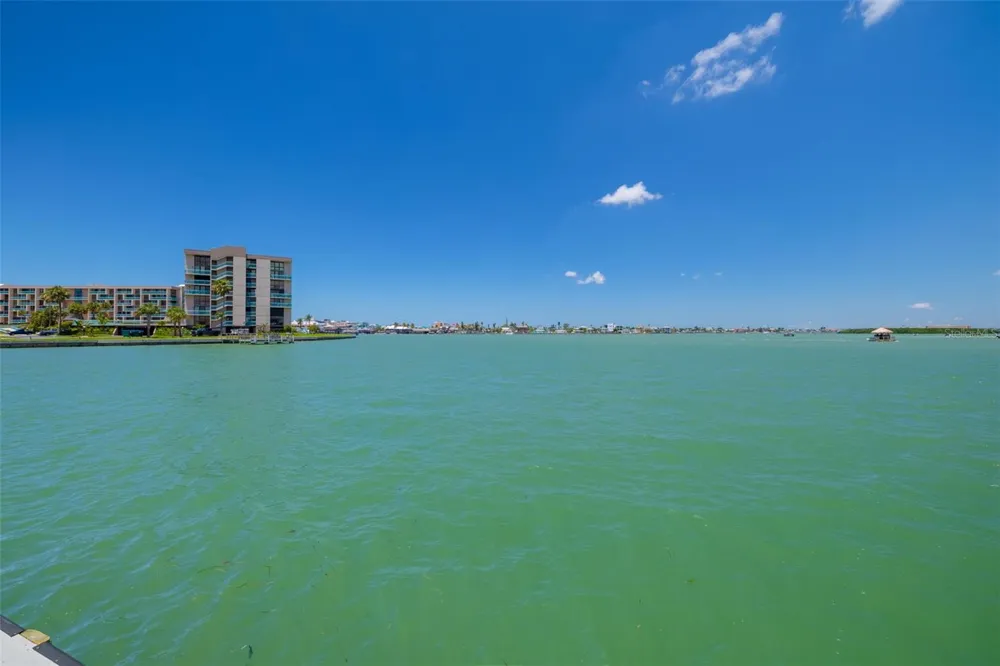 250 126TH AVENUE #104 Treasure Island, FL 33706