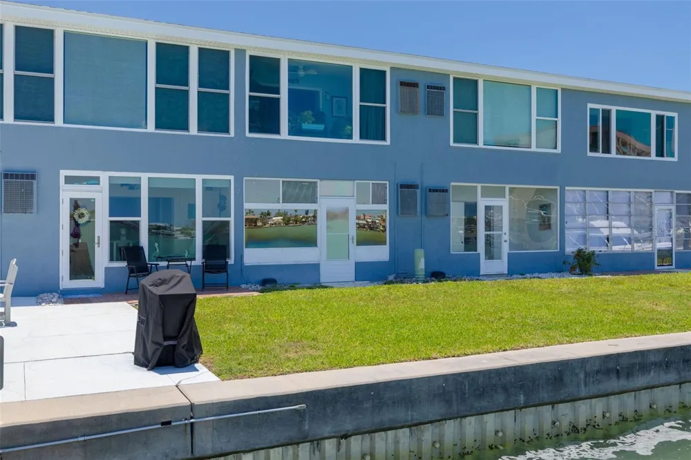 250 126TH AVENUE #104 Treasure Island, FL 33706