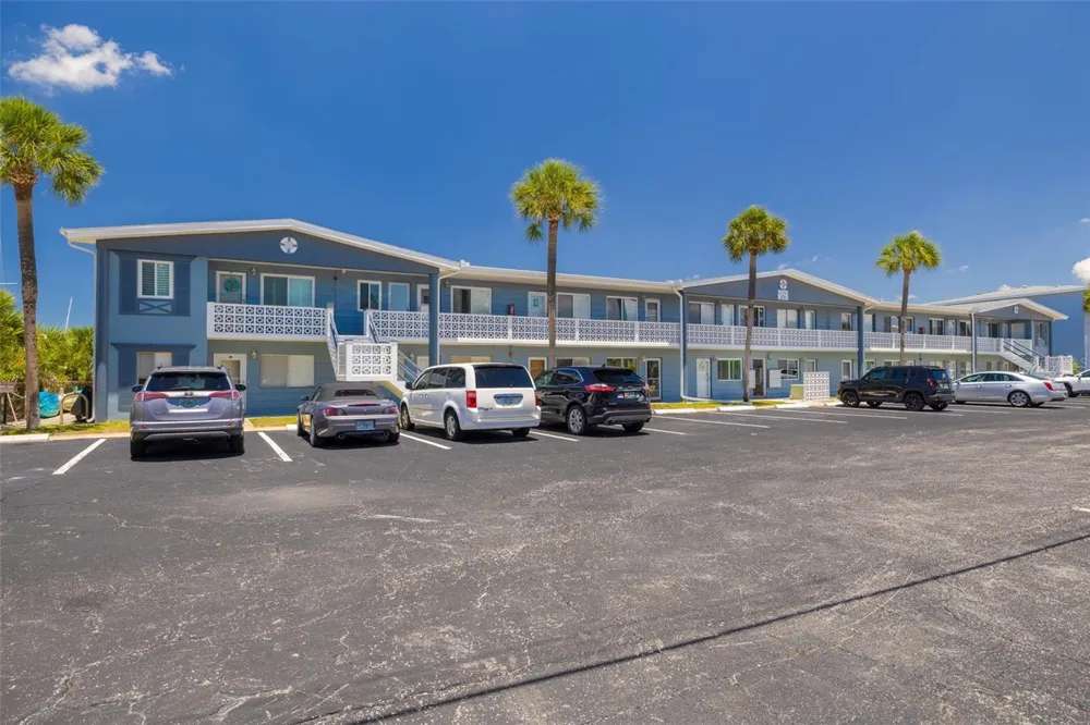 250 126TH AVENUE #104 Treasure Island, FL 33706