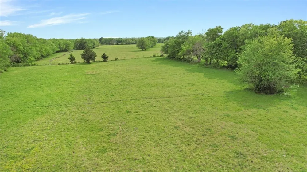 99 EAST LINE Whitewright, TX 75491