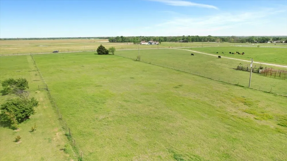 99 EAST LINE Whitewright, TX 75491
