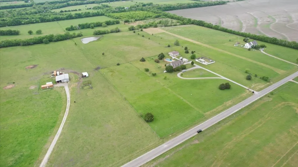 99 EAST LINE Whitewright, TX 75491