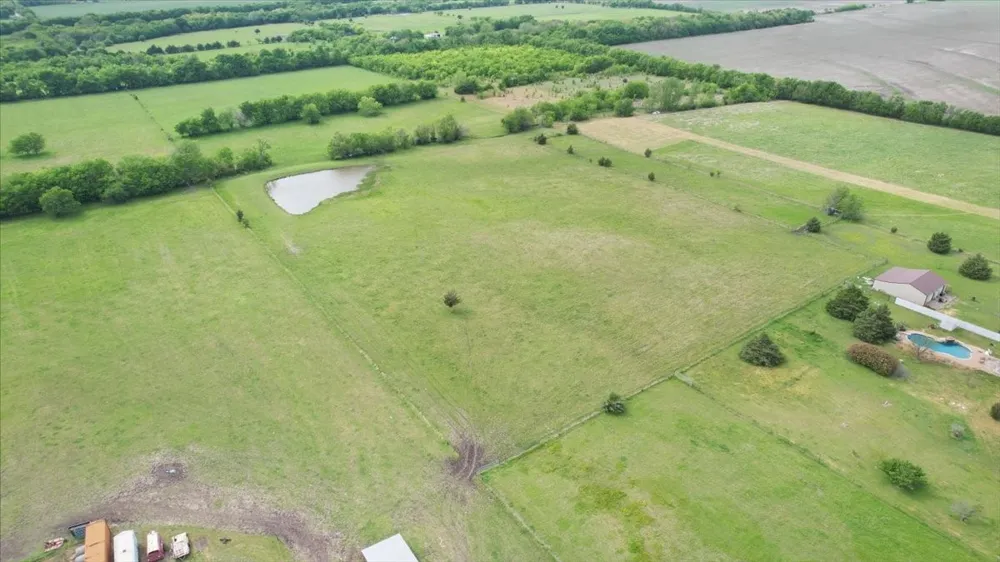 99 EAST LINE Whitewright, TX 75491