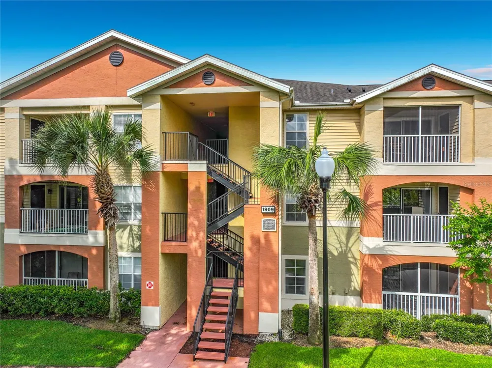 1909 SUMMER CLUB DRIVE #301 Oviedo, FL 32765