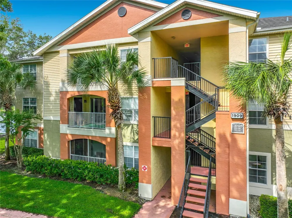 1909 SUMMER CLUB DRIVE #301 Oviedo, FL 32765