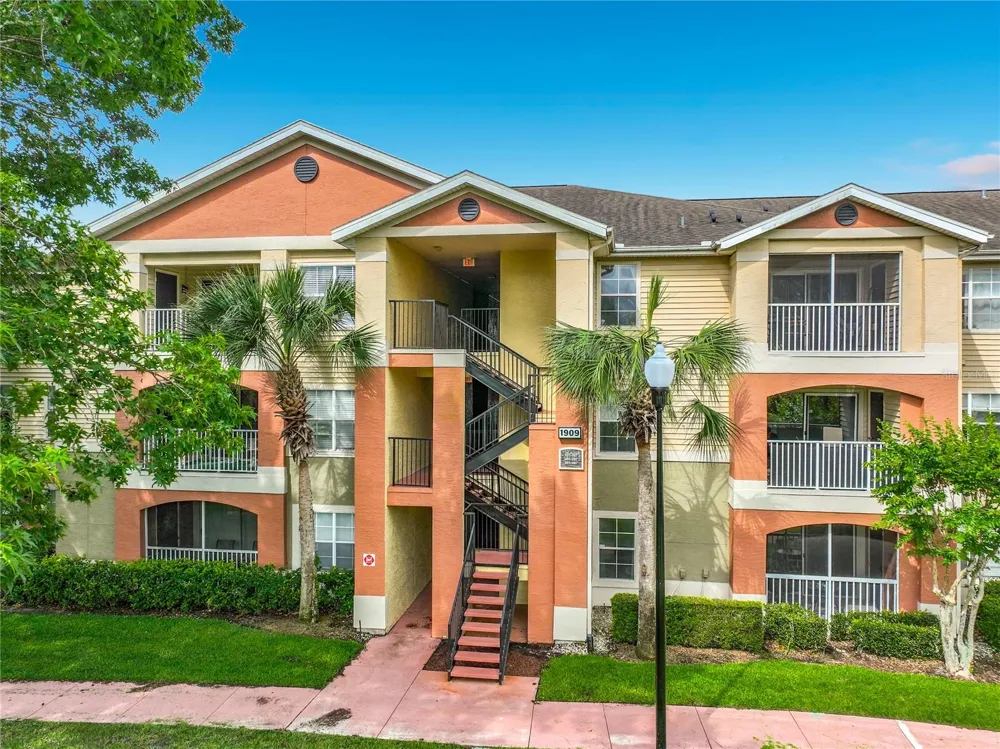 1909 SUMMER CLUB DRIVE #301 Oviedo, FL 32765
