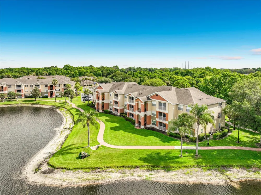 1909 SUMMER CLUB DRIVE #301 Oviedo, FL 32765