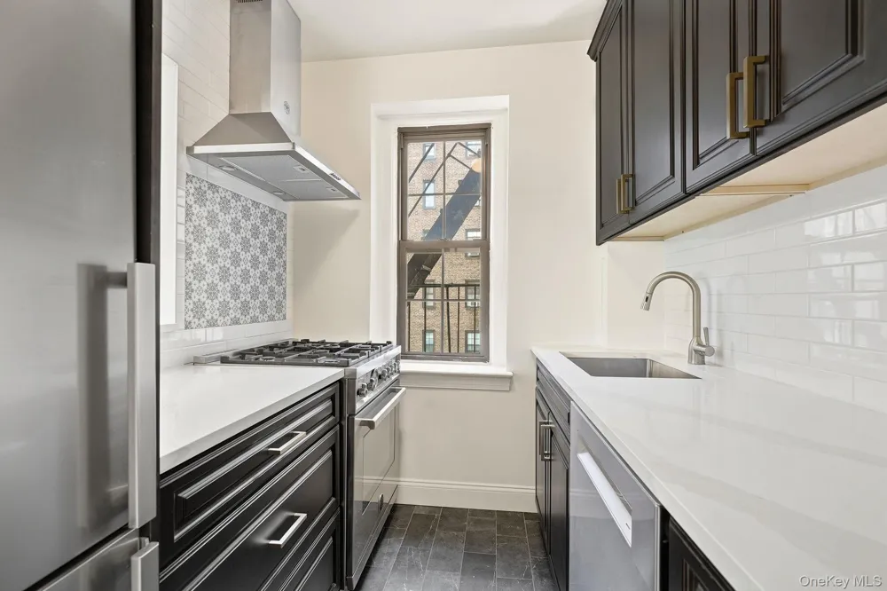 196 Garth Road #2F Scarsdale, NY 10583