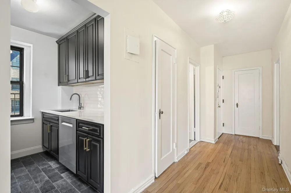 196 Garth Road #2F Scarsdale, NY 10583