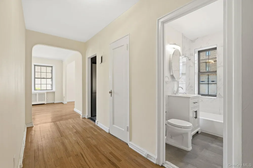 196 Garth Road #2F Scarsdale, NY 10583