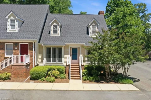 1121 Sherwood Drive #10