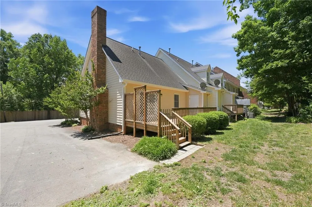 1121 Sherwood Drive #10 Burlington, NC 27215