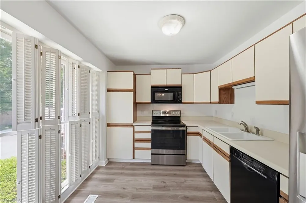 1121 Sherwood Drive #10 Burlington, NC 27215
