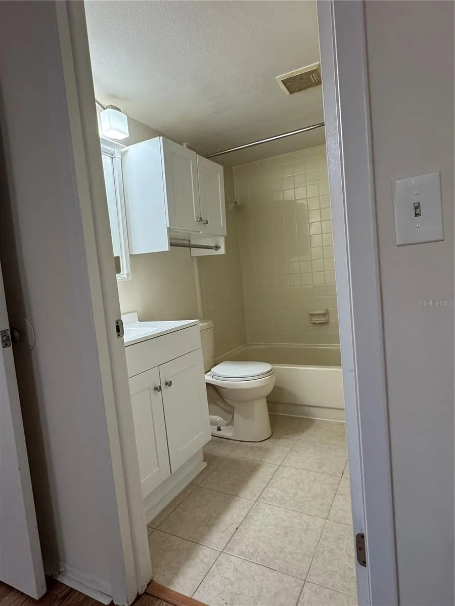 4033 DREAM OAK PLACE #101 Tampa, FL 33613