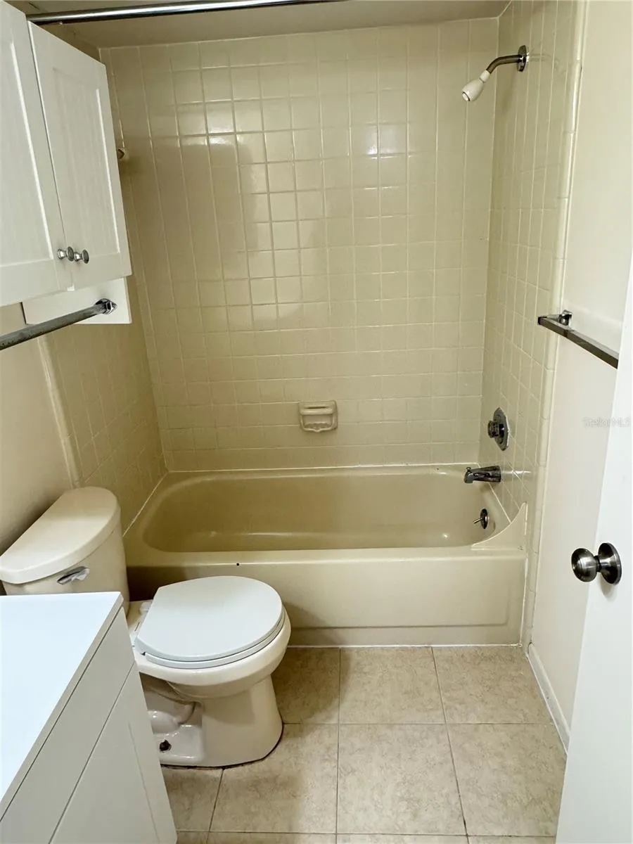 4033 DREAM OAK PLACE #101 Tampa, FL 33613
