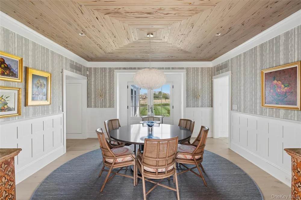 155 Duck Pond Lane Southampton, NY 11968