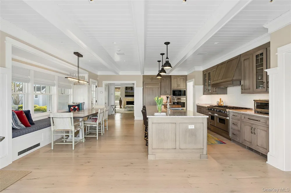 155 Duck Pond Lane Southampton, NY 11968