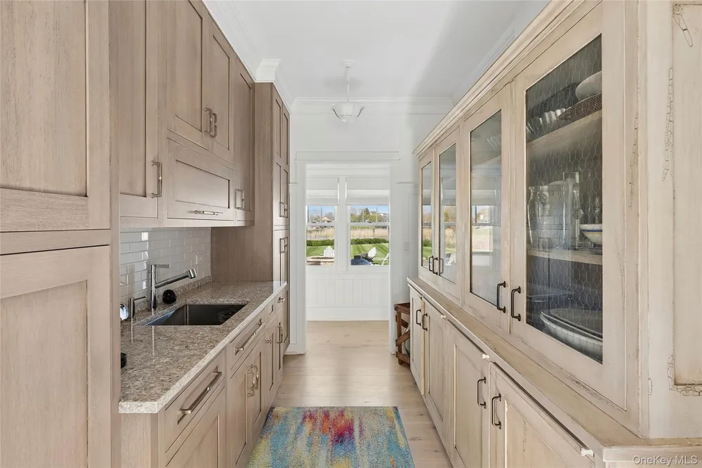 155 Duck Pond Lane Southampton, NY 11968