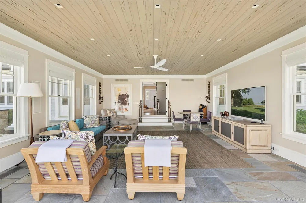 155 Duck Pond Lane Southampton, NY 11968