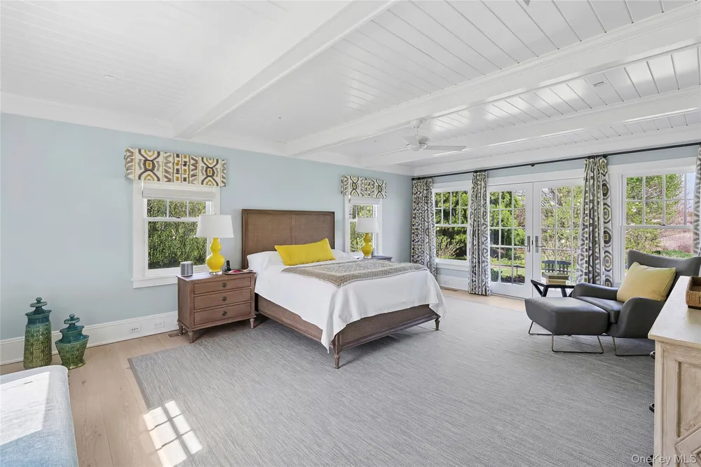 155 Duck Pond Lane Southampton, NY 11968