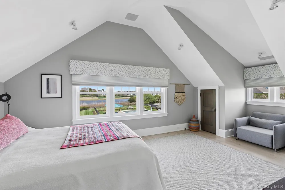 155 Duck Pond Lane Southampton, NY 11968
