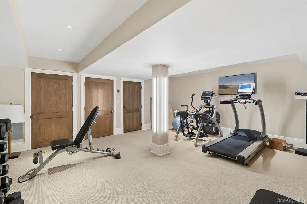 155 Duck Pond Lane Southampton, NY 11968