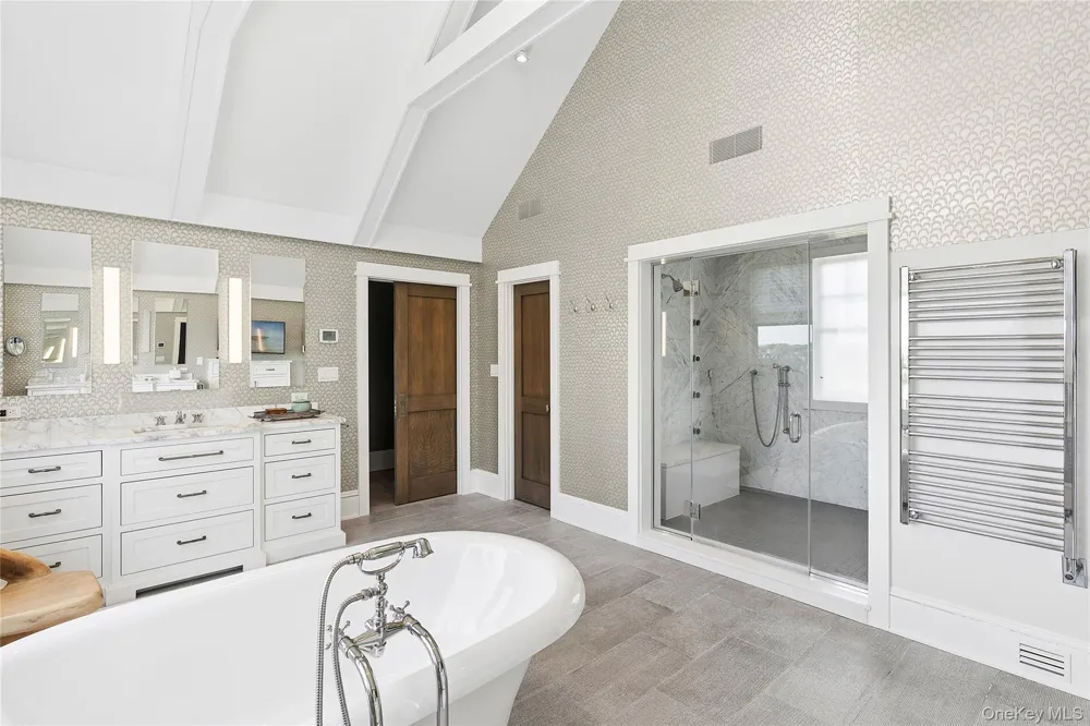 155 Duck Pond Lane Southampton, NY 11968